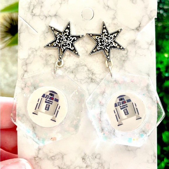 R2-D2 Acrylic Dangle Earrings - Picture 2 of 5